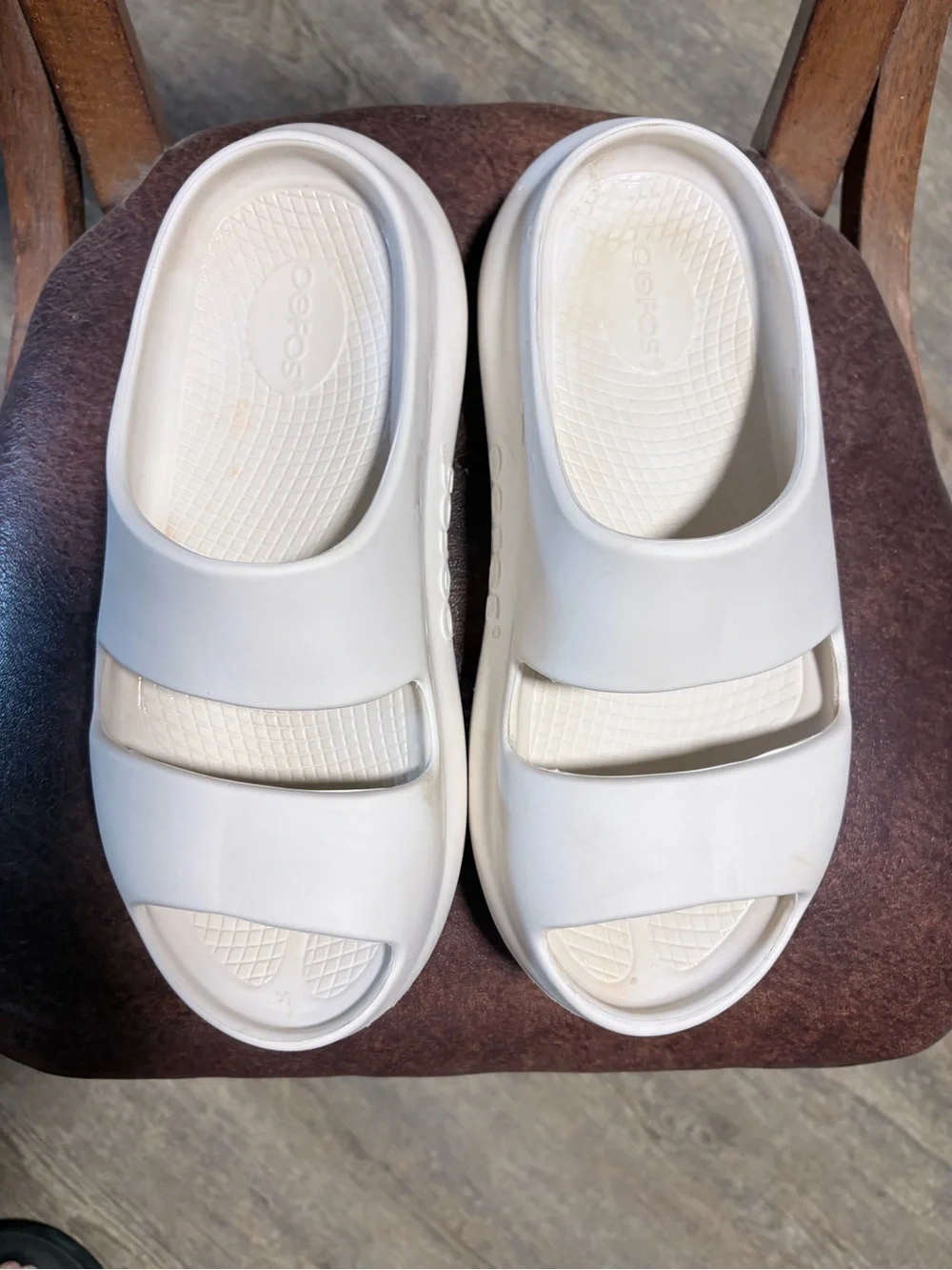 OOFOS White Womens Slide Sandals
